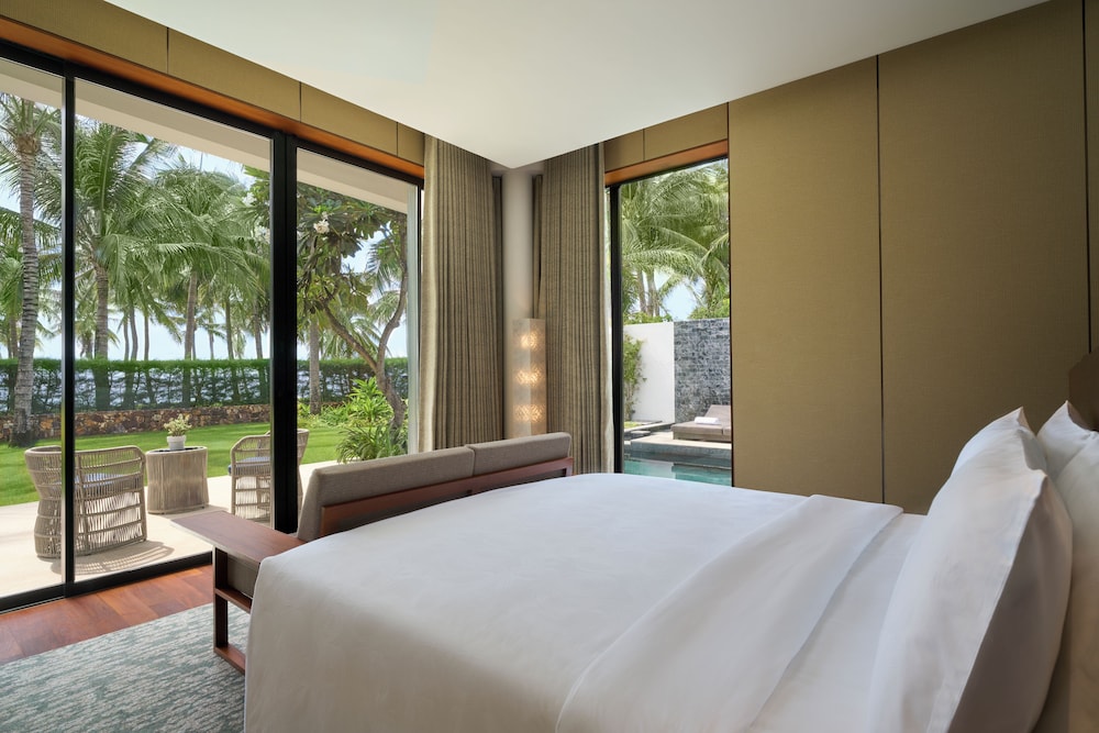 1 Bedroom, Villa, King Bed, Ocean Front, Private Pool