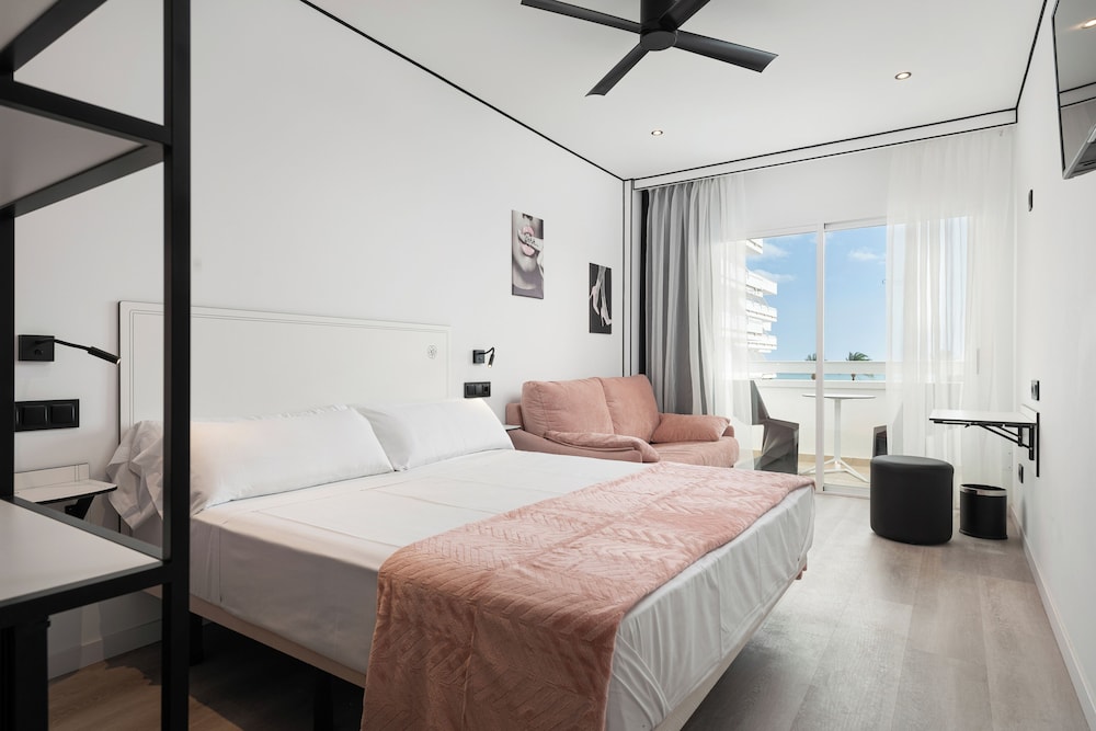 Hotel Condesa 8/50