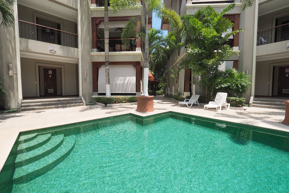 Macaws Ocean Club 38/50