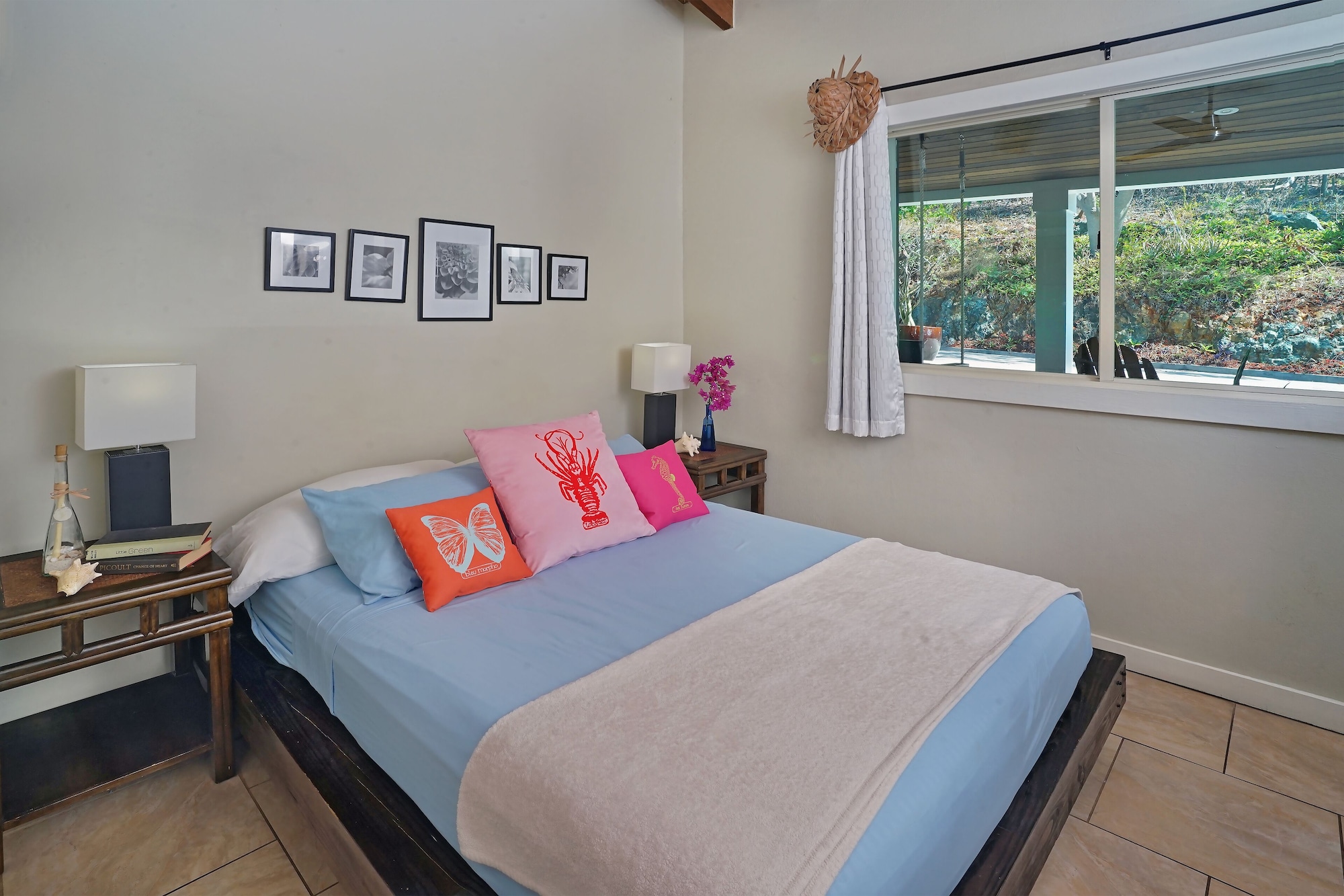 Sands A, Queen Bed