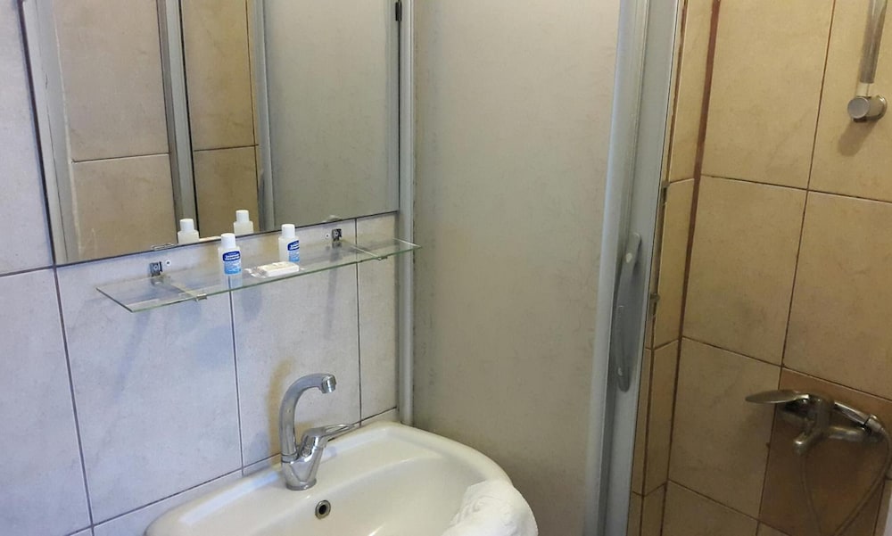 Urkmez Hotel 49/50