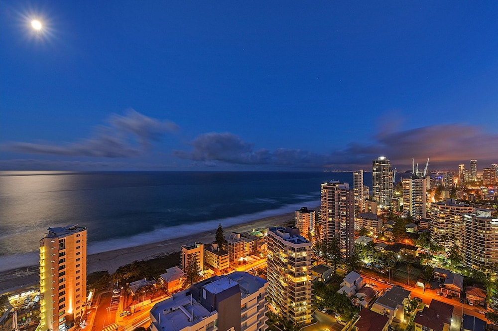 Artique Surfers Paradise 69/74
