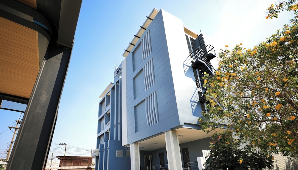 Triton Place 3/52