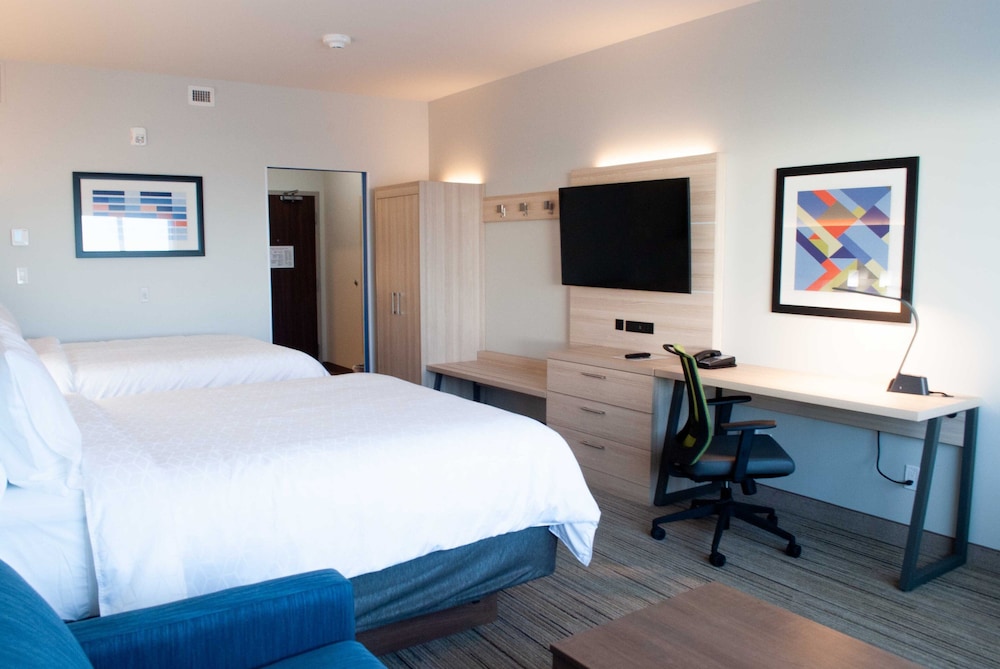 Holiday Inn Express Suites Edmonton N St Albert 19/72