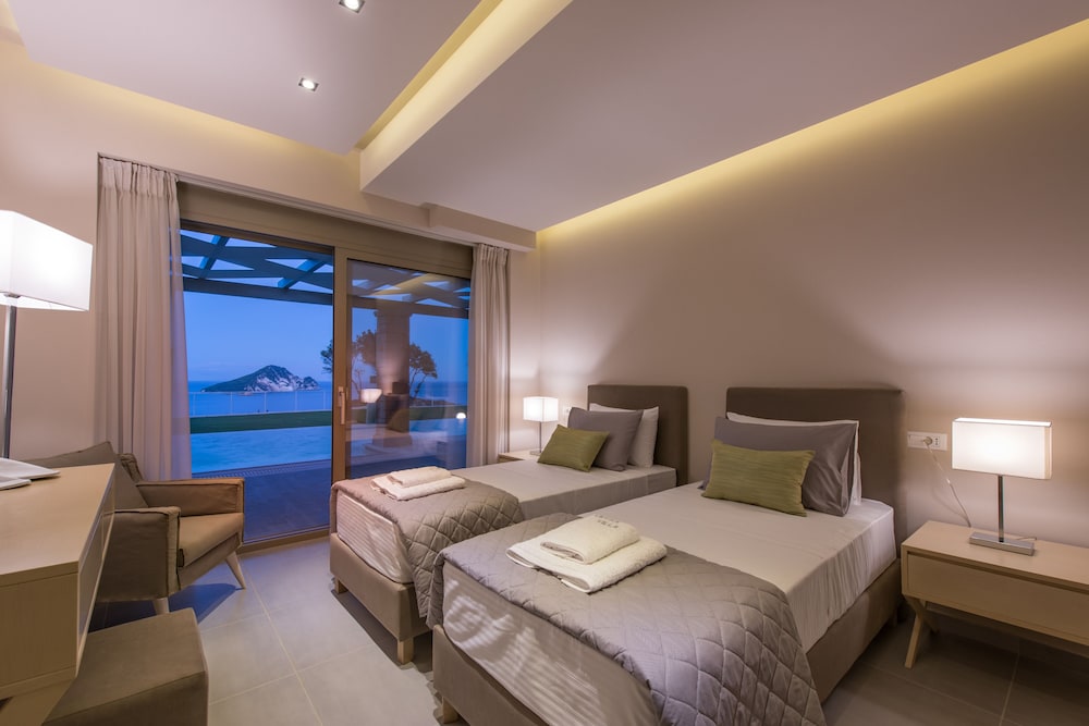 Artina Luxury Villa 8/50