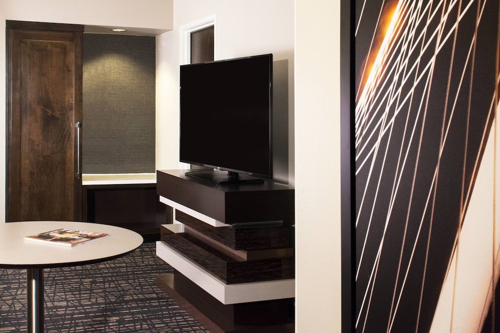 Marriott Suites Dallas Market Center 47/62
