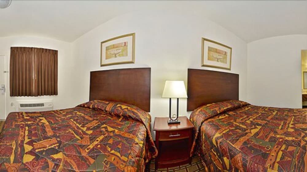 Baymont by Wyndham Ridgecrest 42/49