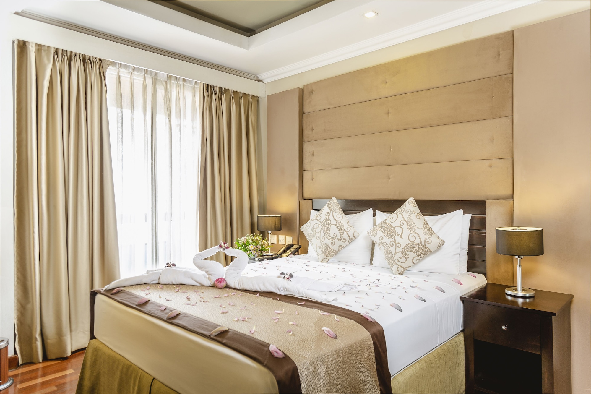 Room, King Bed, Perahad View, Balcony