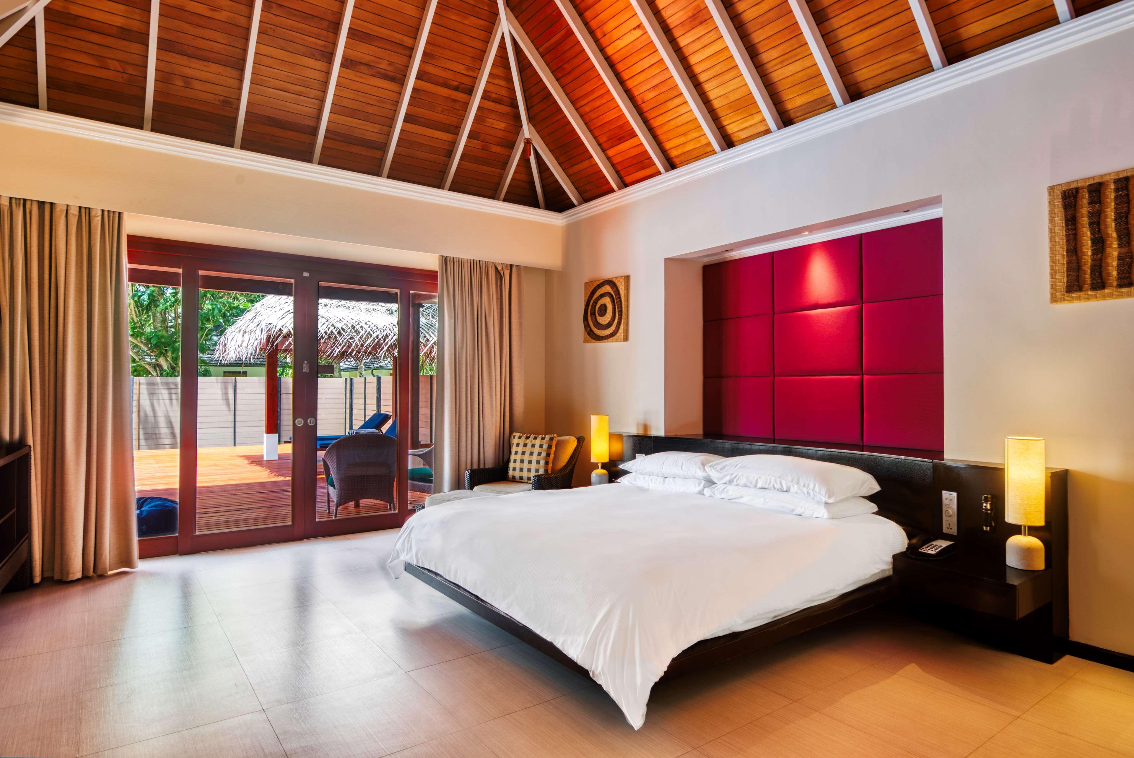 2 Bedrooms, Oasis, Pool, Garden, Family, Villa
