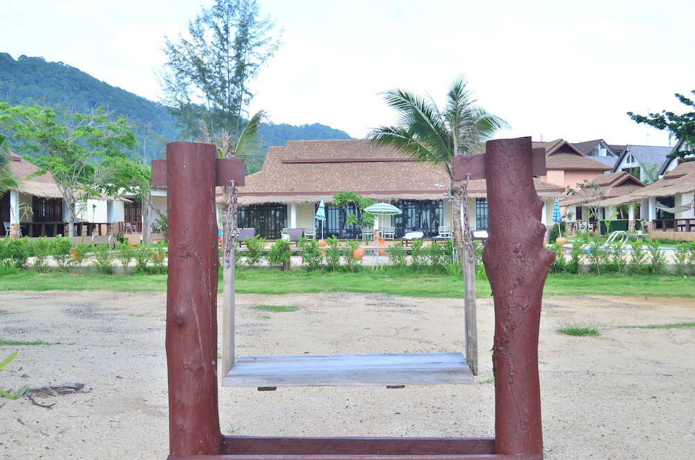 Banana Beach Resort 24/34