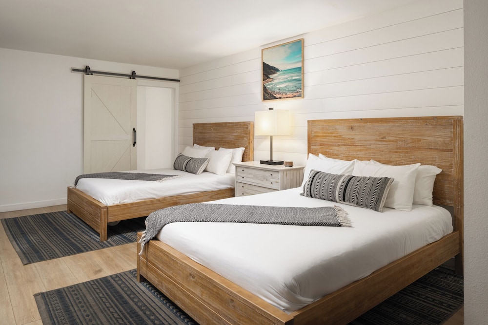 The Surfbreak Hotel 38/63