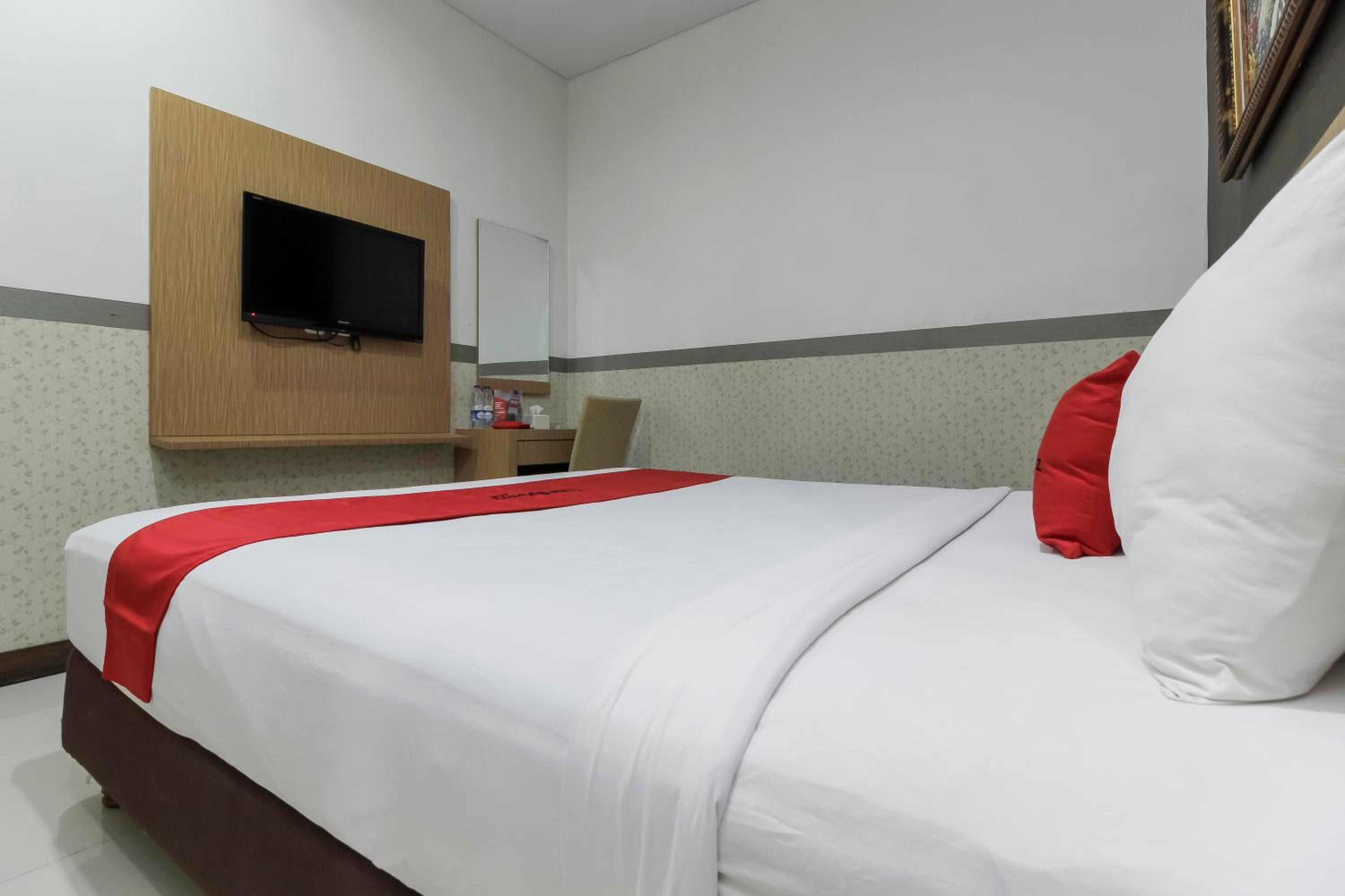 Reddoorz Plus @ Tuparev Cirebon 25/62