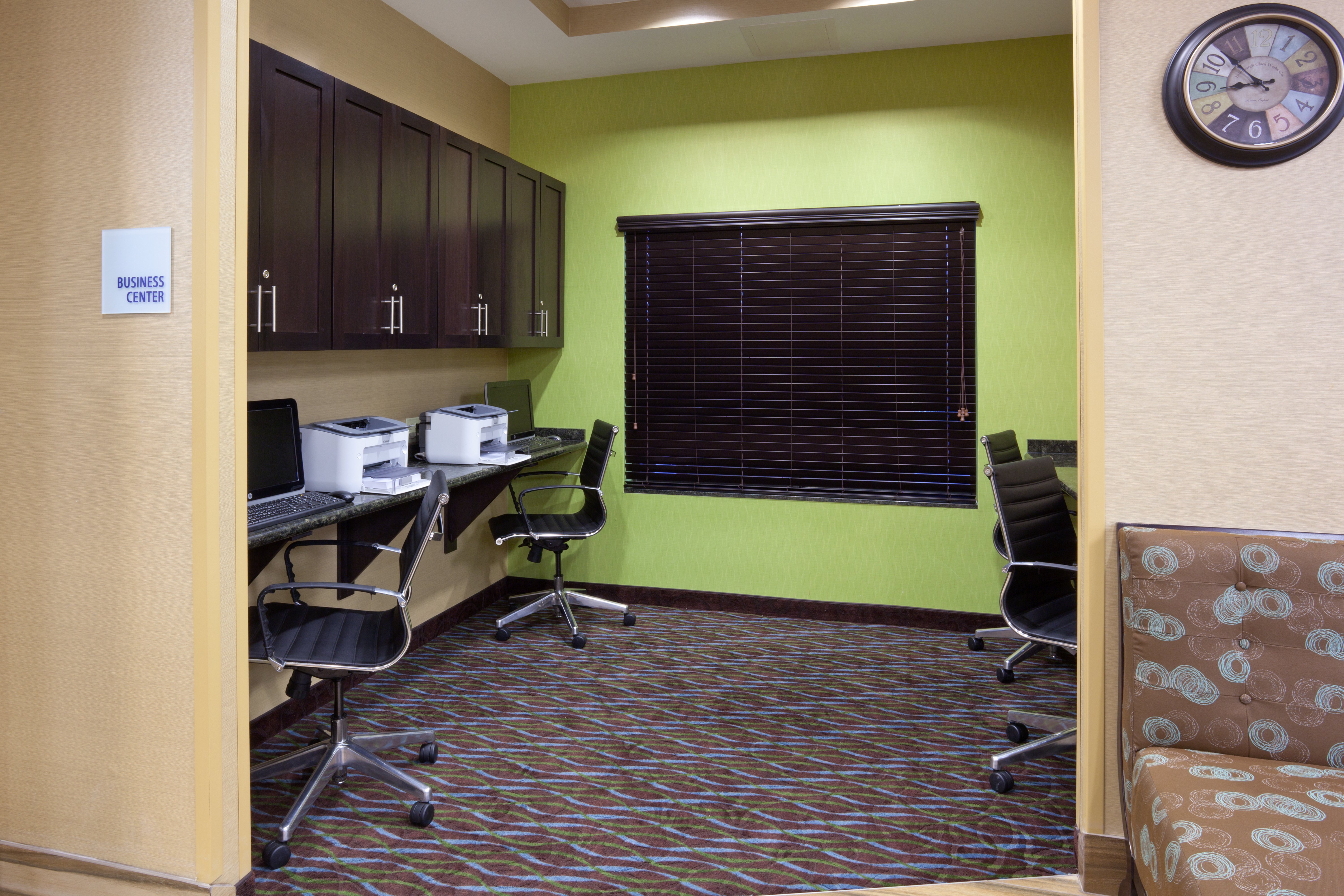 Holiday Inn Express Fort Dodge 24/26
