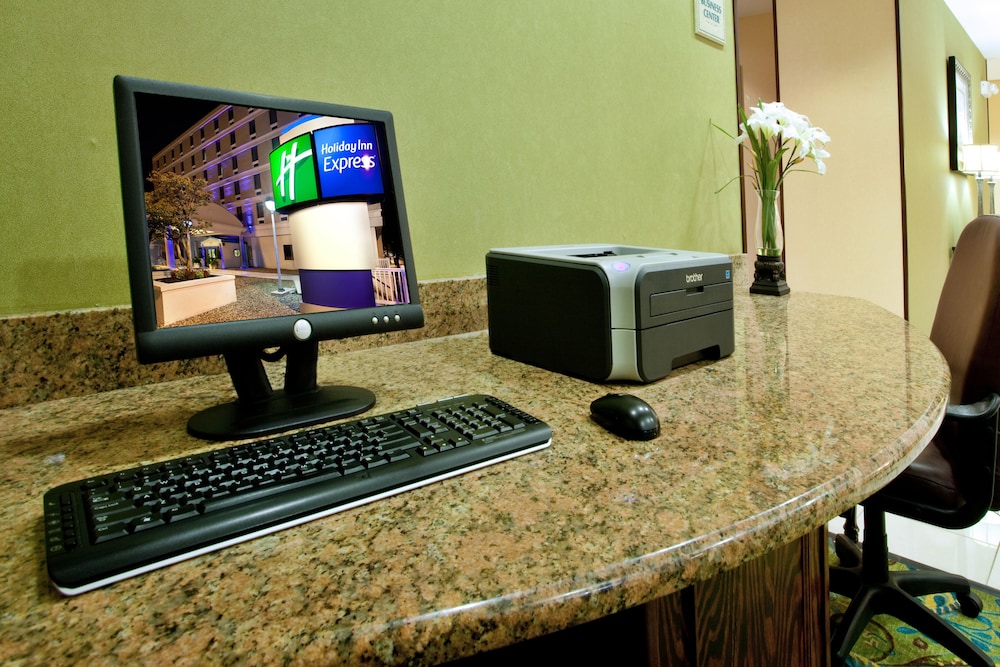HOLIDAY INN EXPRESS RICHMOND-DOWNTOWN 28/58