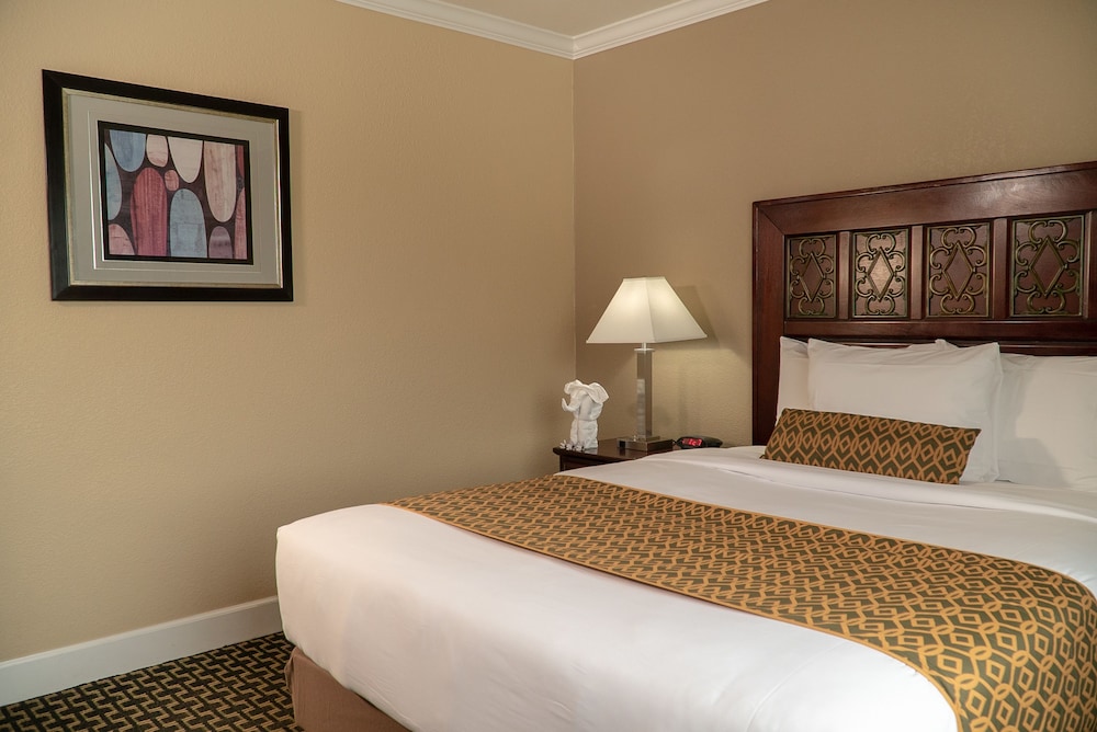 Sea Breeze Inn 18/64