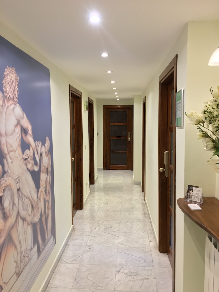 B&B Laocoonte 2/58