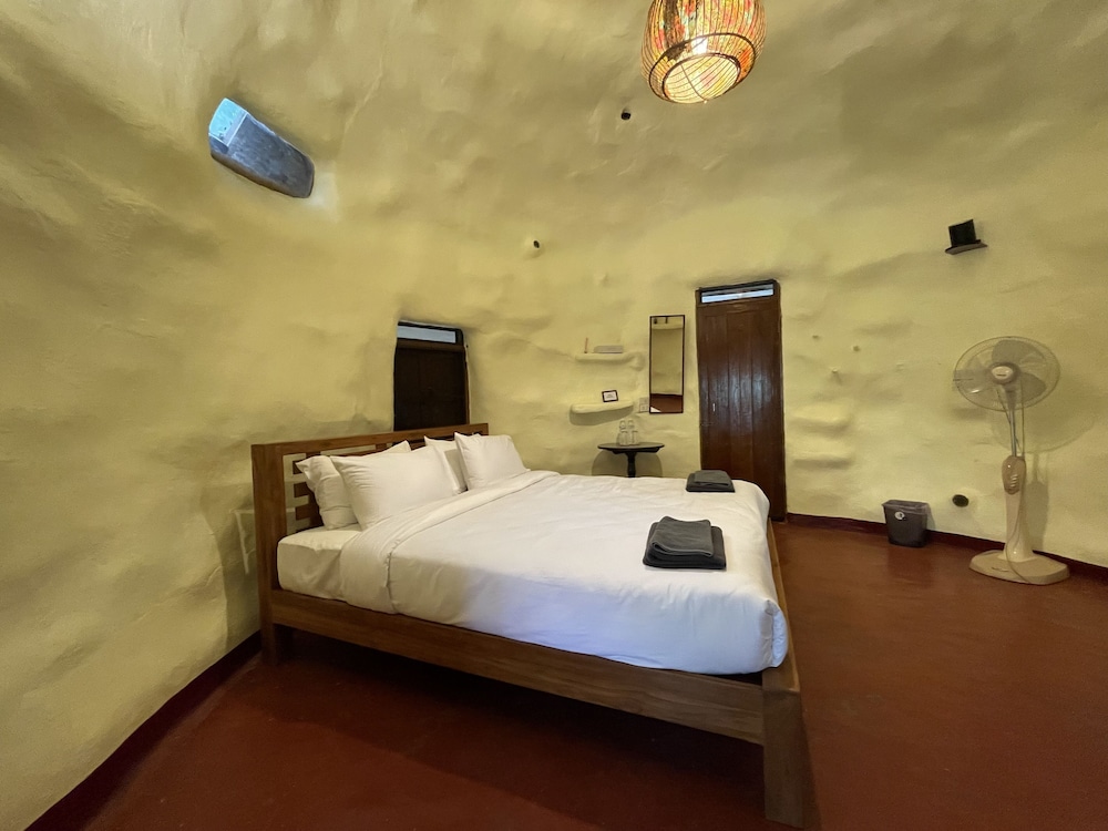 Chiang Dao Roundhouses 7/47