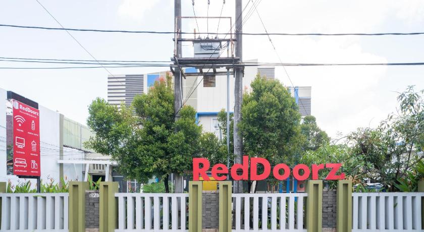 RedDoorz Plus near UIN Banjarmasin 50/52