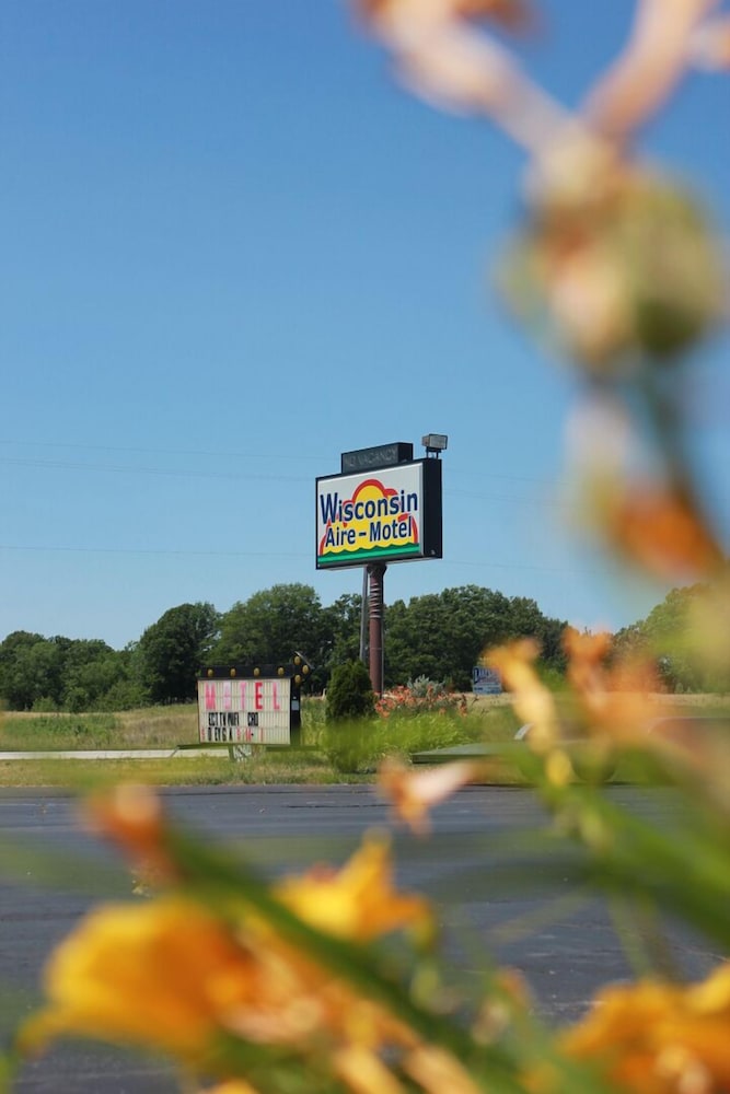 Wisconsin-Aire Motel By Random Lake 30/41