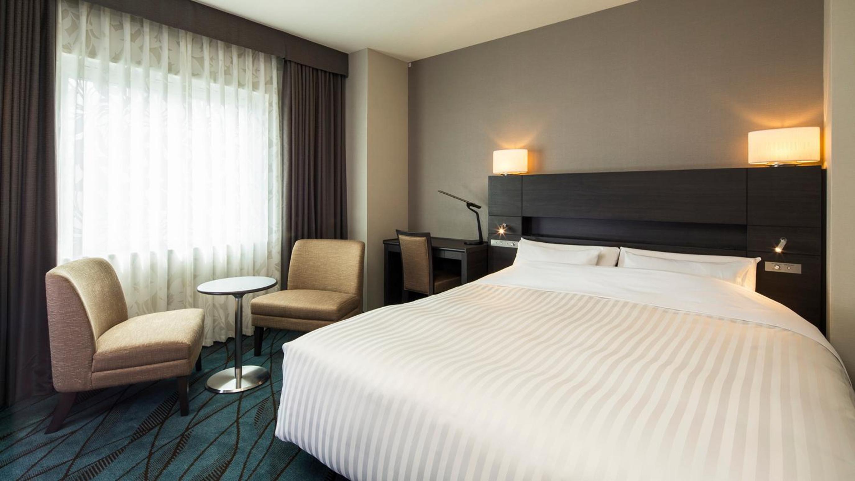 غرفة بسرير مزدوج للمدخنين