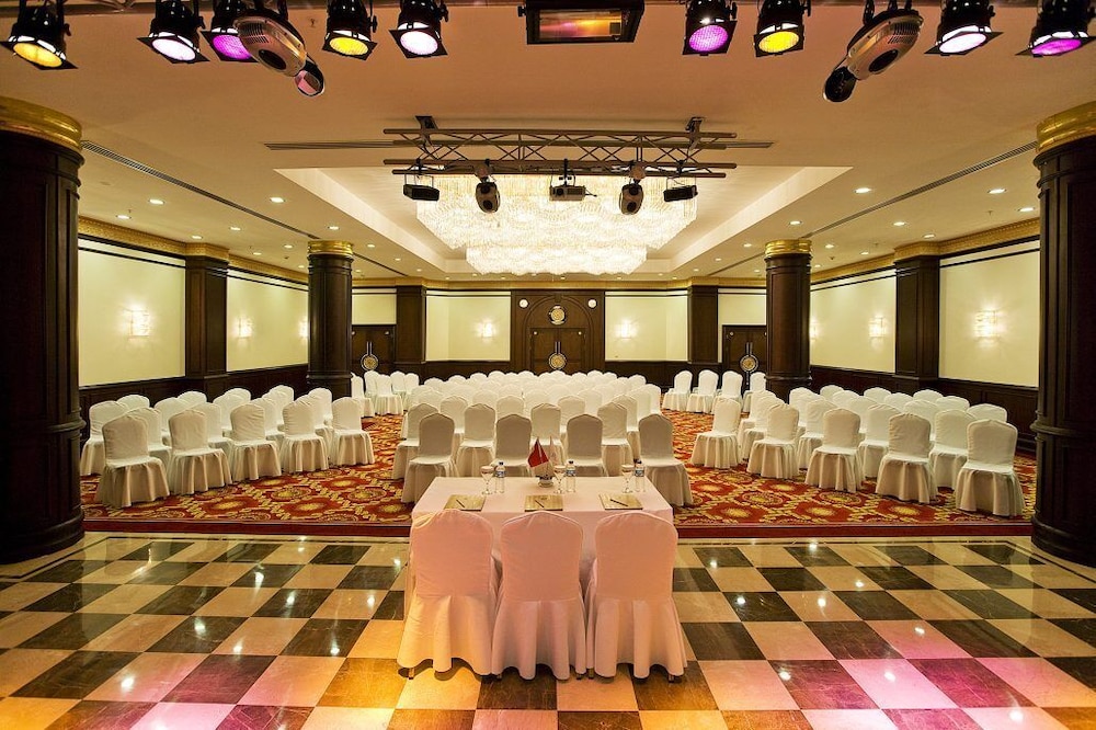 Latanya Palm and Spa Hotel 44/50