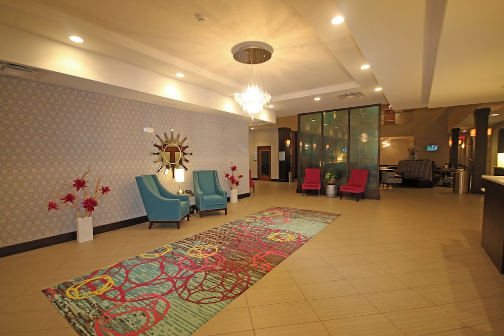 Holiday Inn Express And Suites Charlotte North 34/49