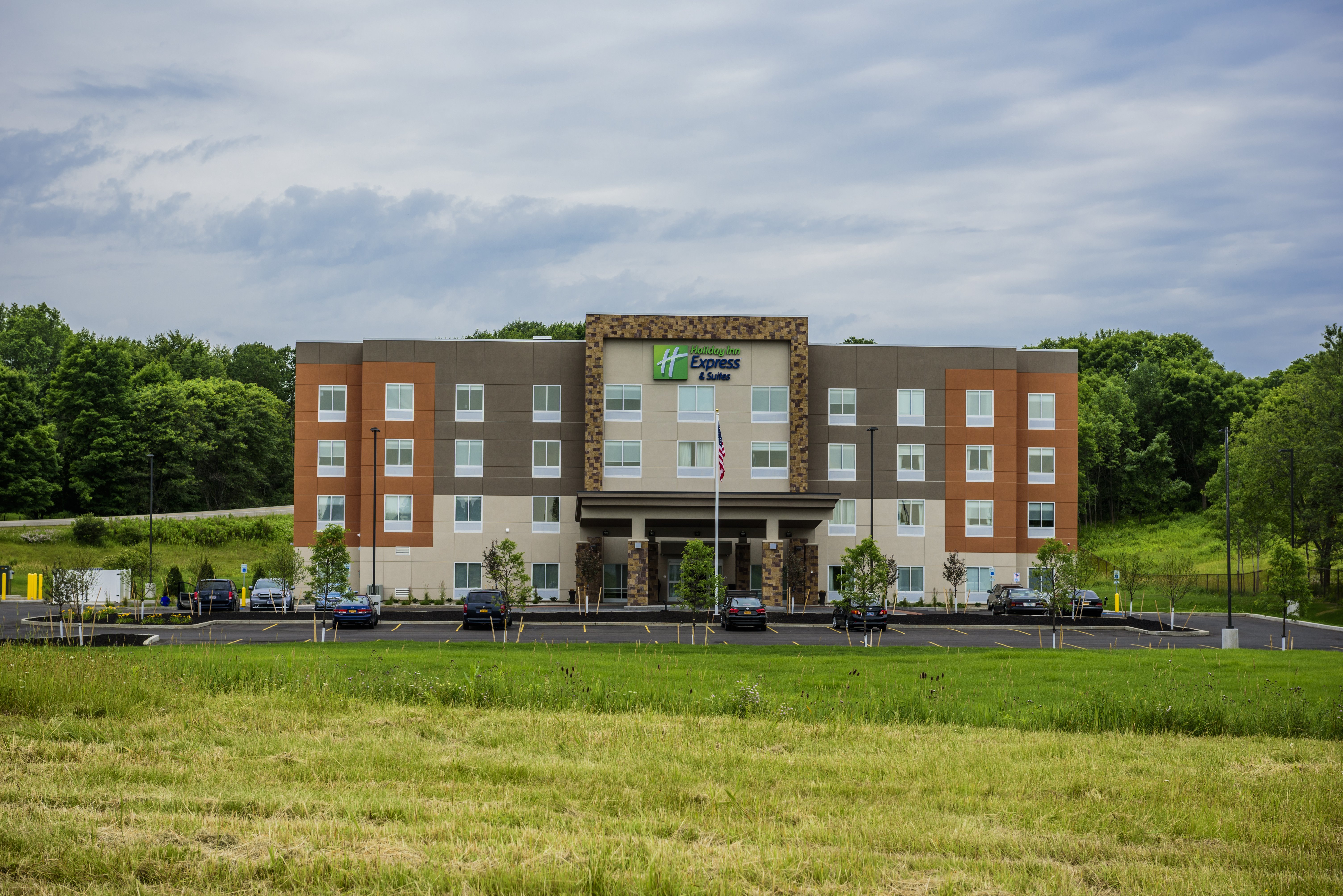 Holiday Inn Express Suites Jamestown 2/40
