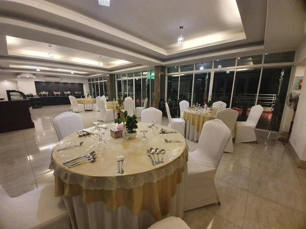 Hotel Aristocrat Inn 37/51