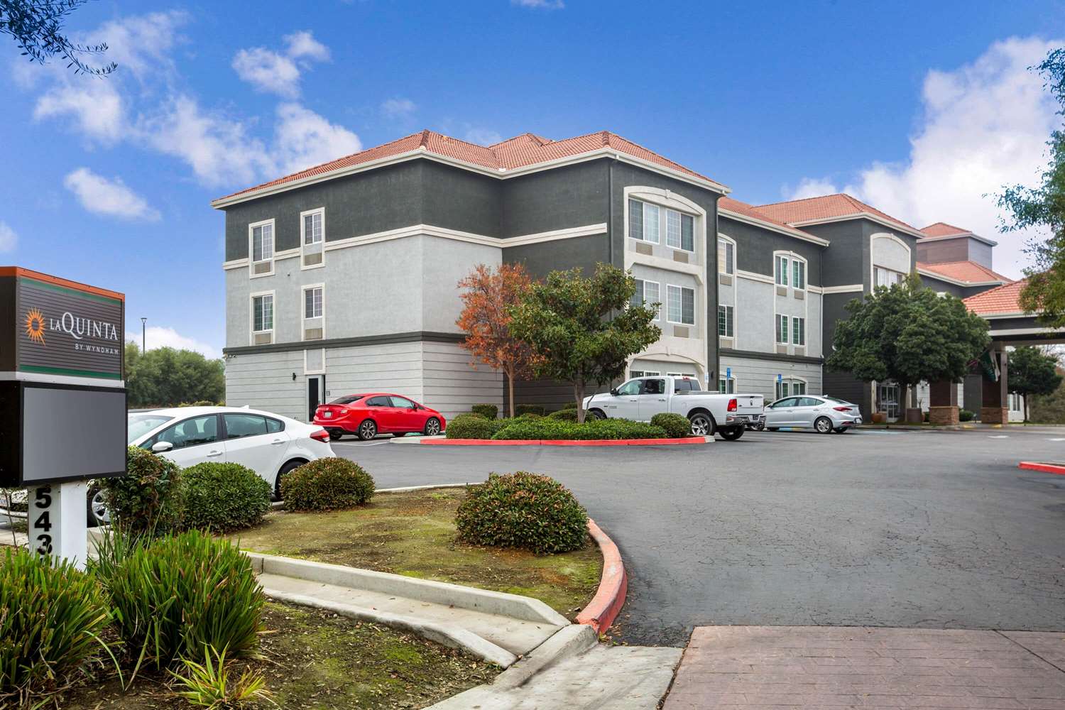 La Quinta Inn & Suites by Wyndham Visalia/Sequoia Gateway 52/60