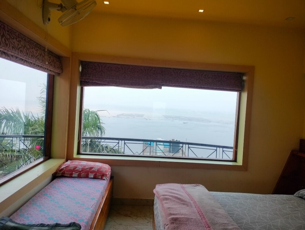 Rahul Guest House 16/50
