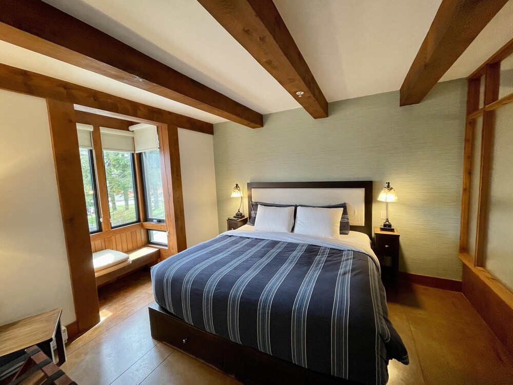 Seaside Ucluelet Hotel 6/34