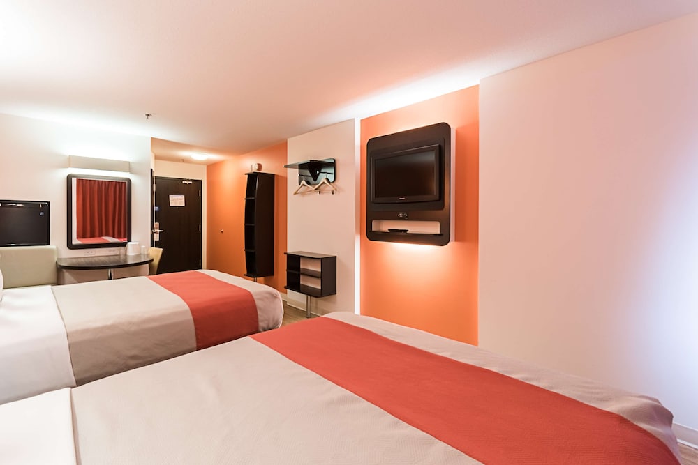 Motel6 Moosomin, SK 13/37