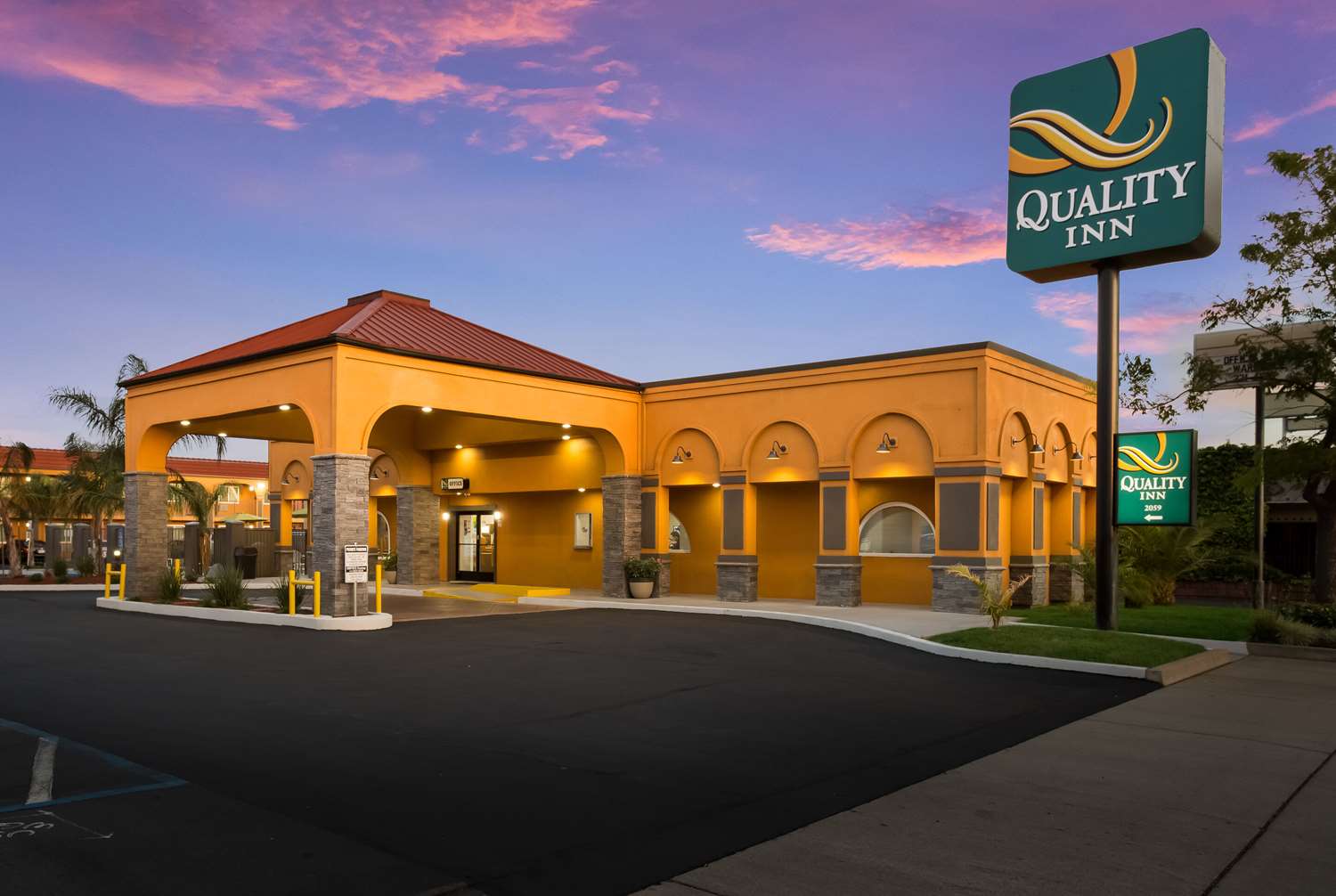 Quality Inn Redding Near I-5 4/51
