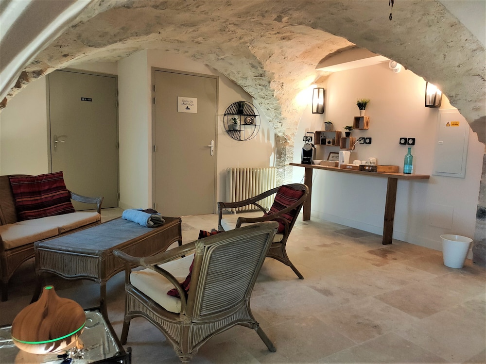 GRAND GITE HOTEL LE NESK 39/65