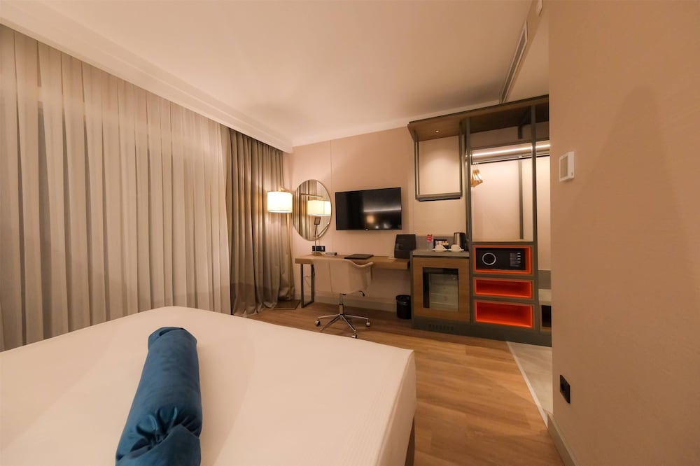 Inner, Garden, Standard, King Bed, Sofa، Ramada Encore by Wyndham Konya Karatay 5/8