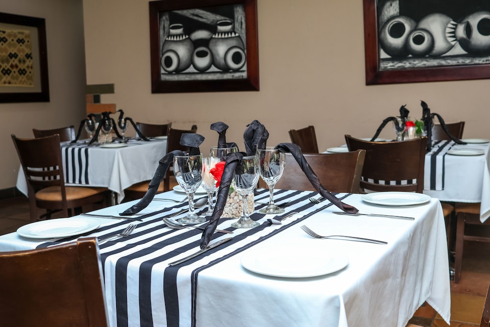 Thaba Legae Guest Lodge 27/43