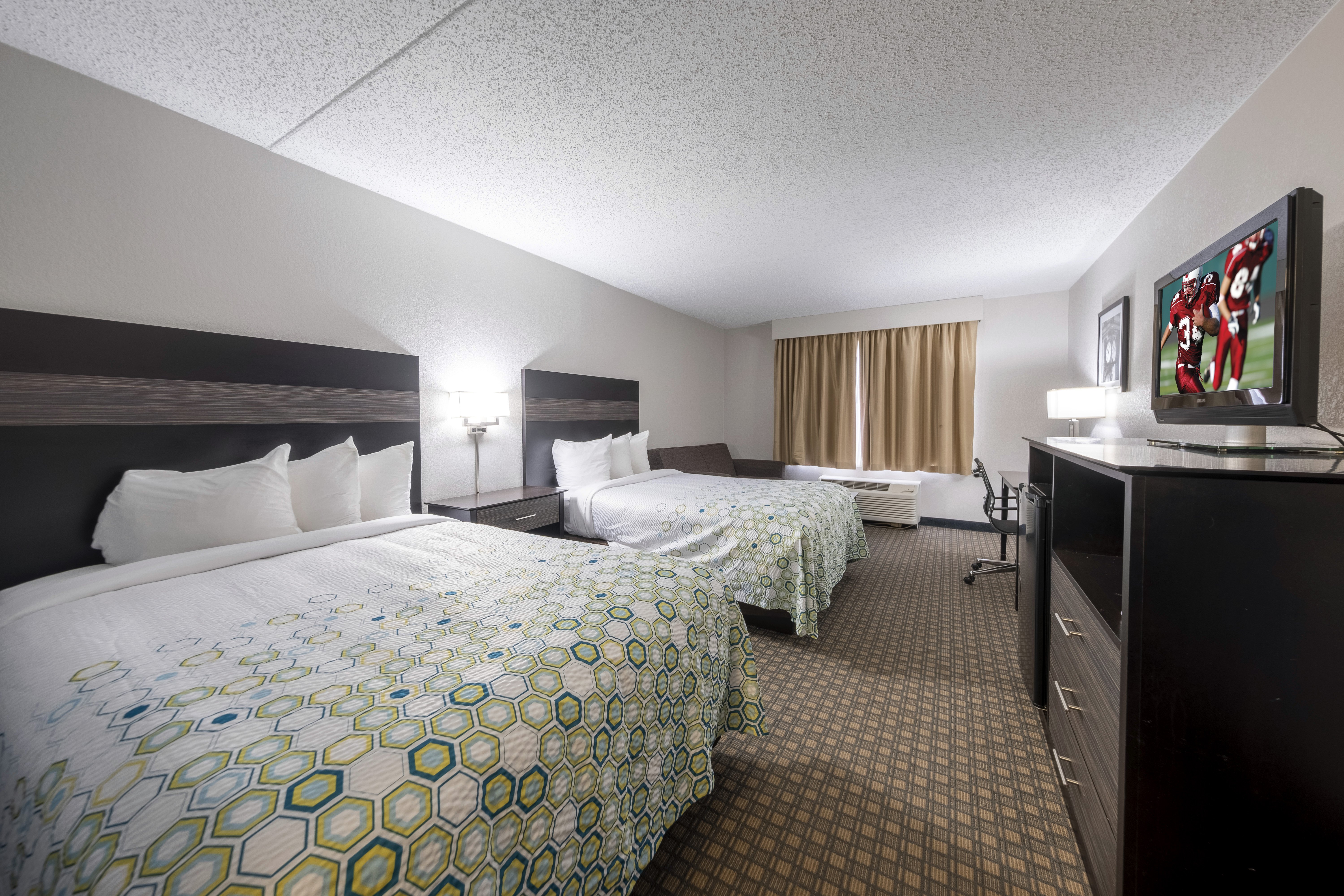 Room at HomeTown Inn by Red Roof East Syracuse, EAST SYRACUSE - NY