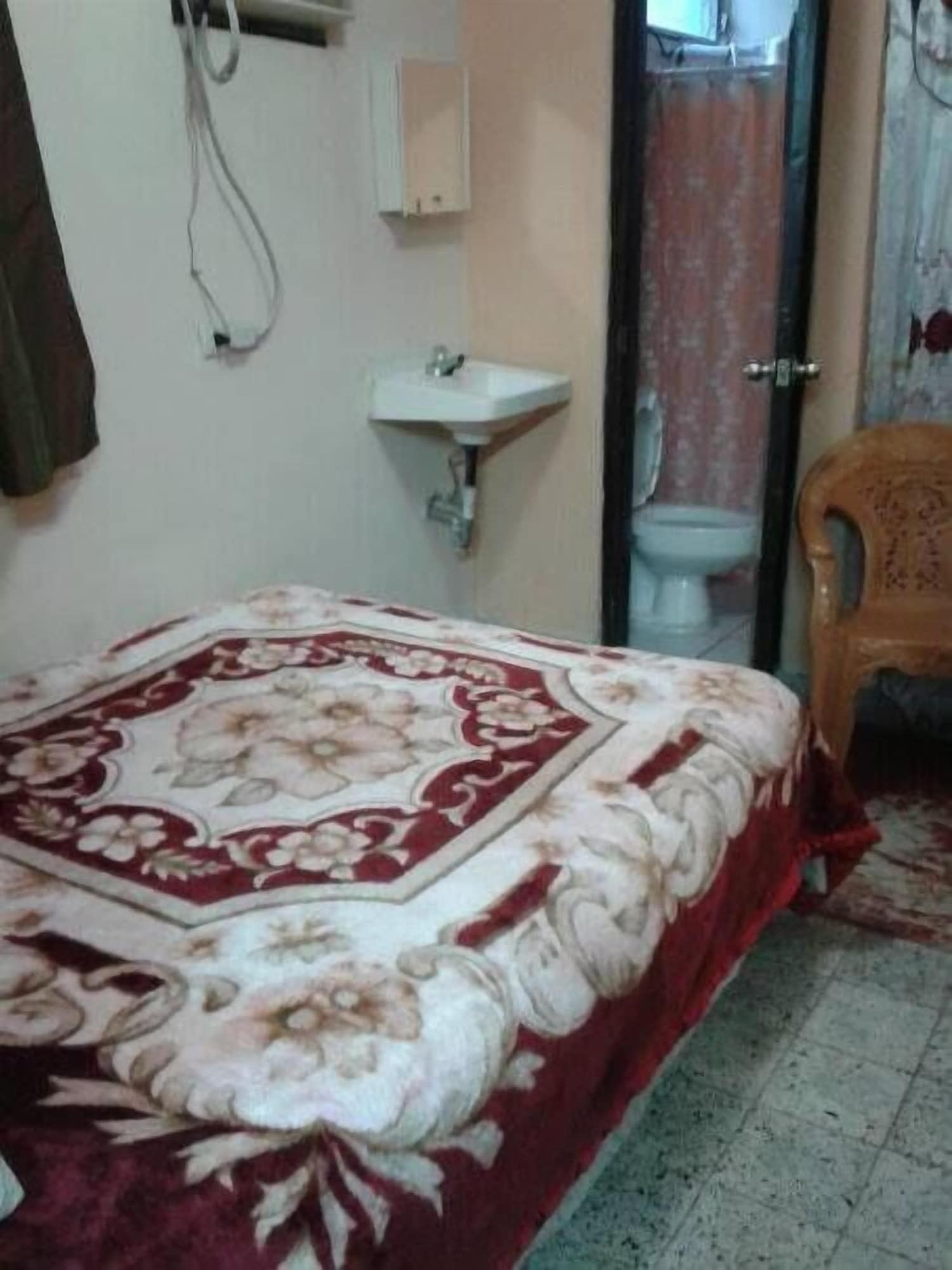 غرفة قياسية بسرير مزدوج