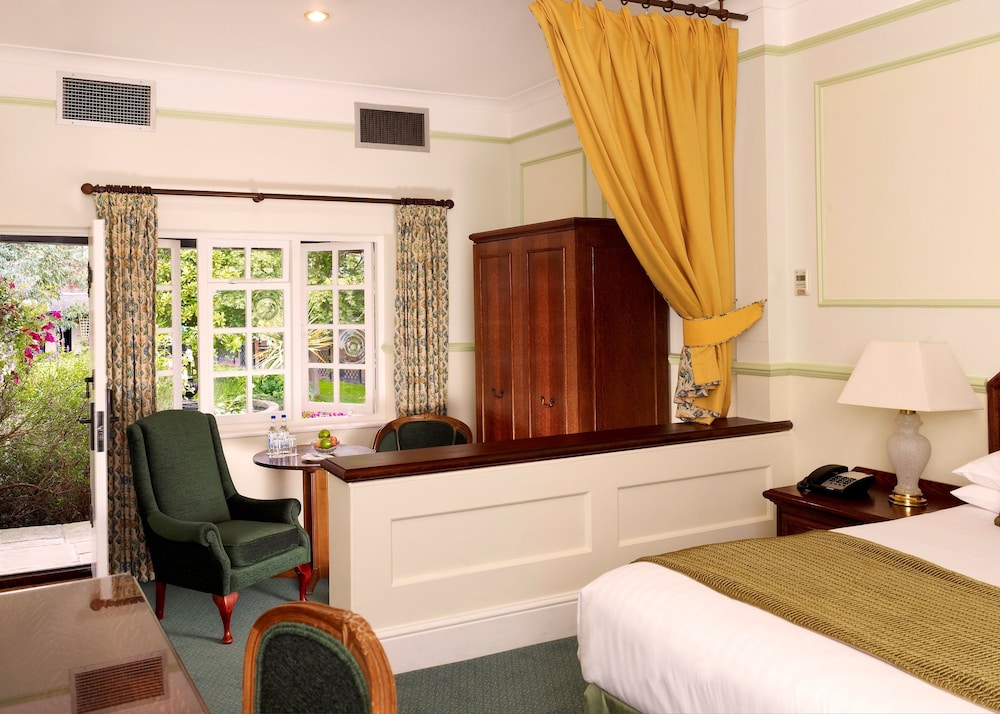Marygreen Manor 18/66