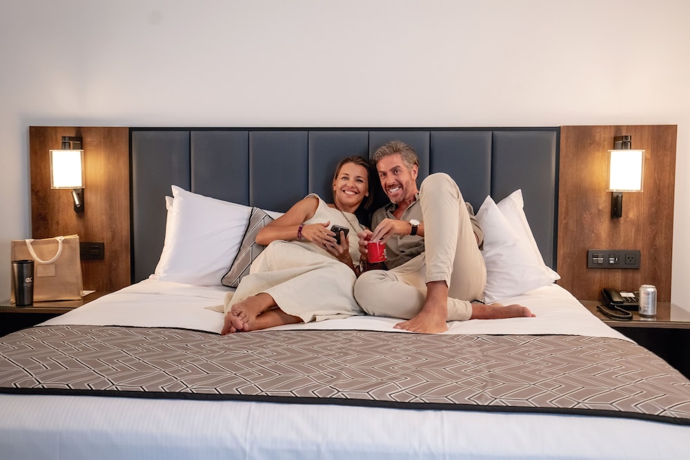 ELITE, CLUB, JUNIOR SUITE, OCEAN FRONT