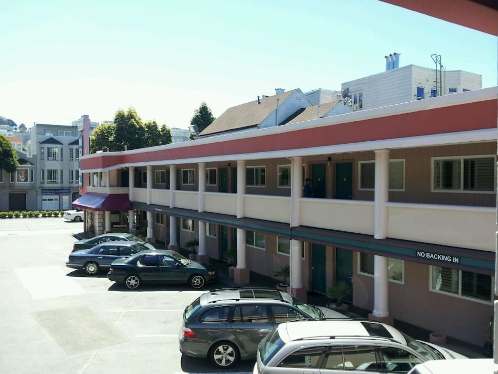 Town House Motel 45/46