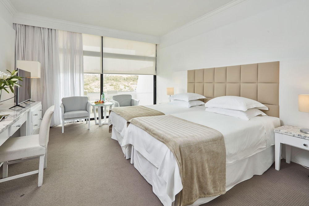 Grecian Bay Hotel 19/75
