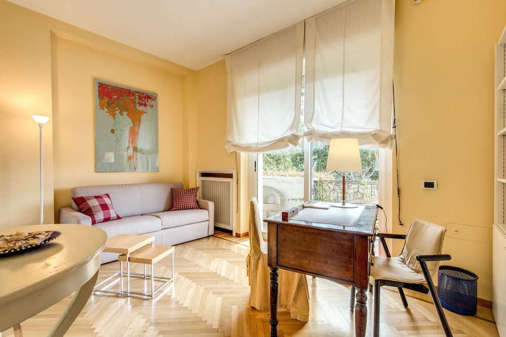 La Gaura Guest House 16/47