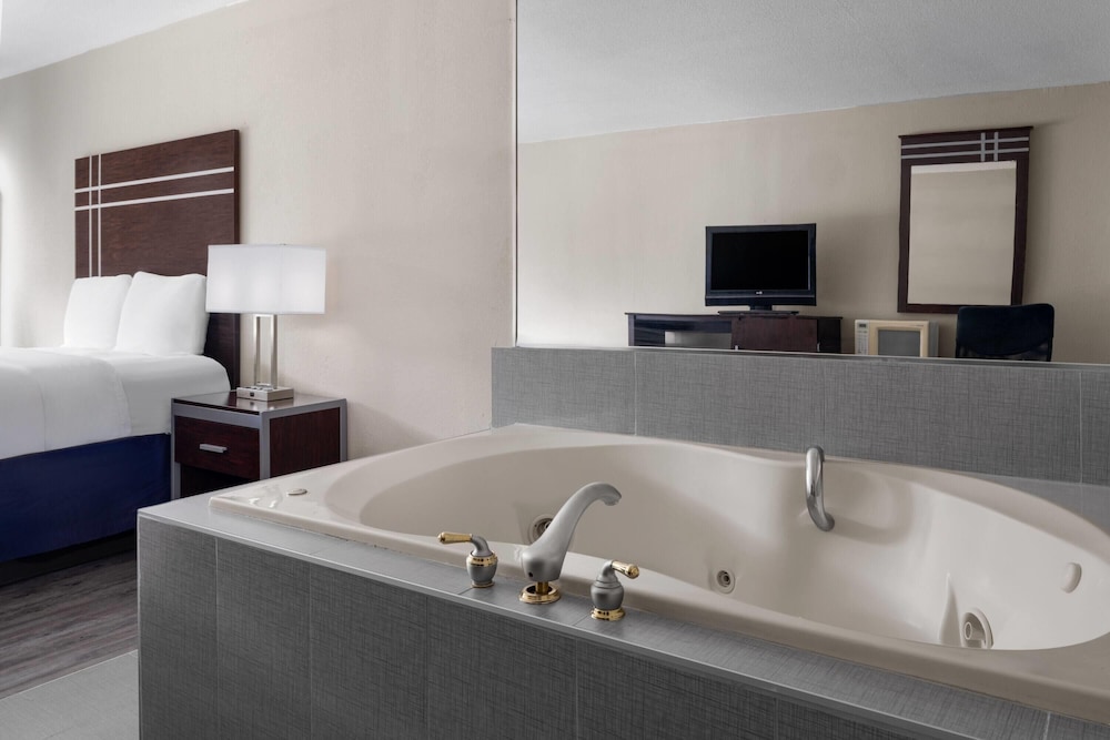 Travelodge by Wyndham Salisbury MD 48/50
