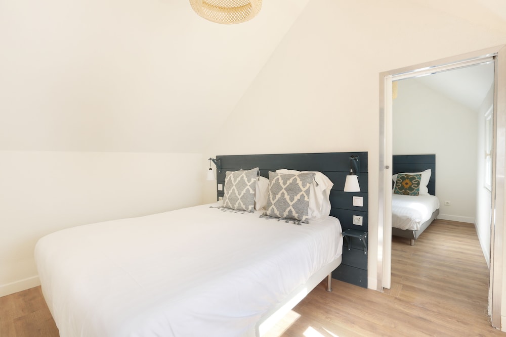 2 BEDROOMS, APARTMENT