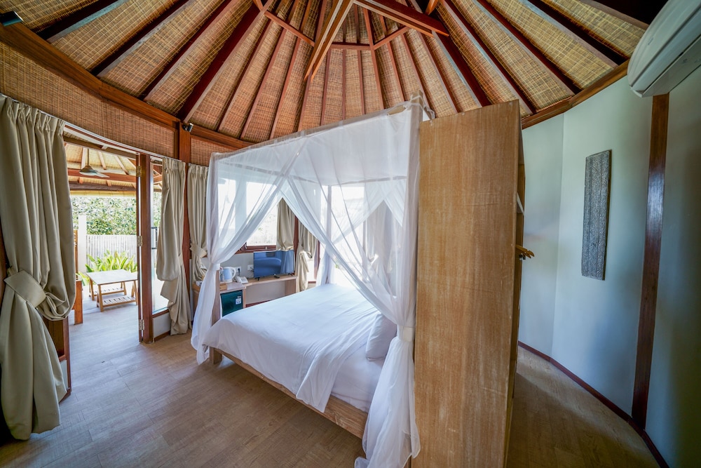 Blue Lagoon Avia Villas 16/50