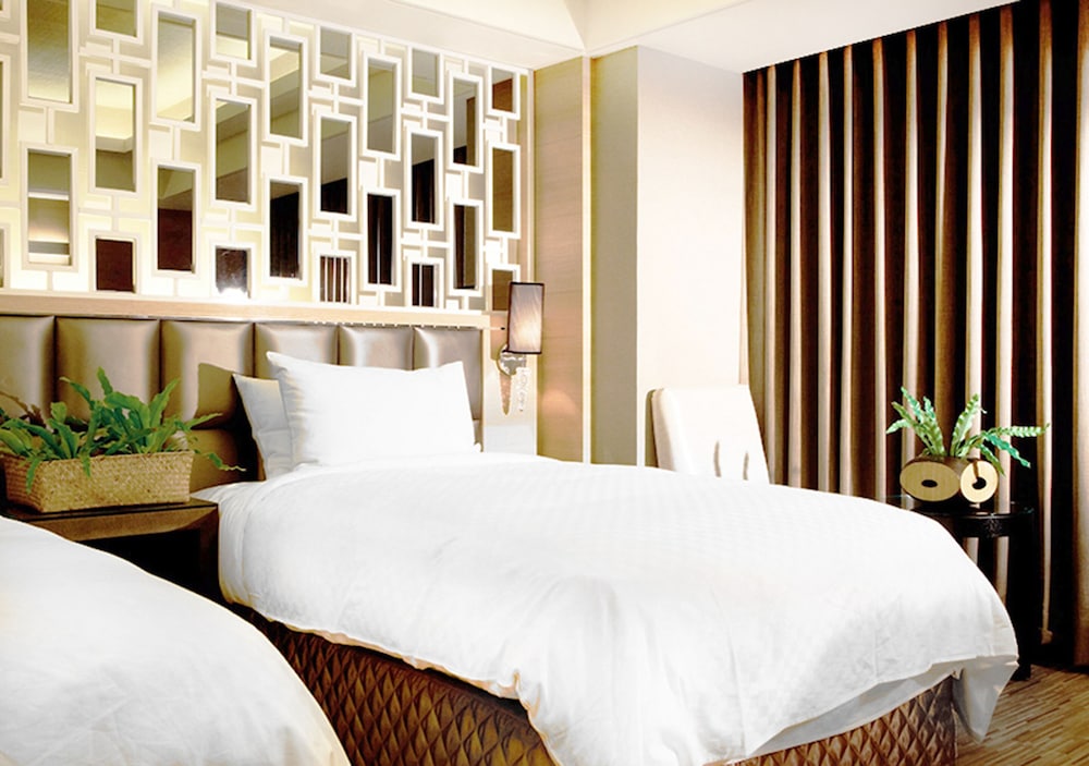 Royal Group Hotel -Chang Chien Branch 13/26
