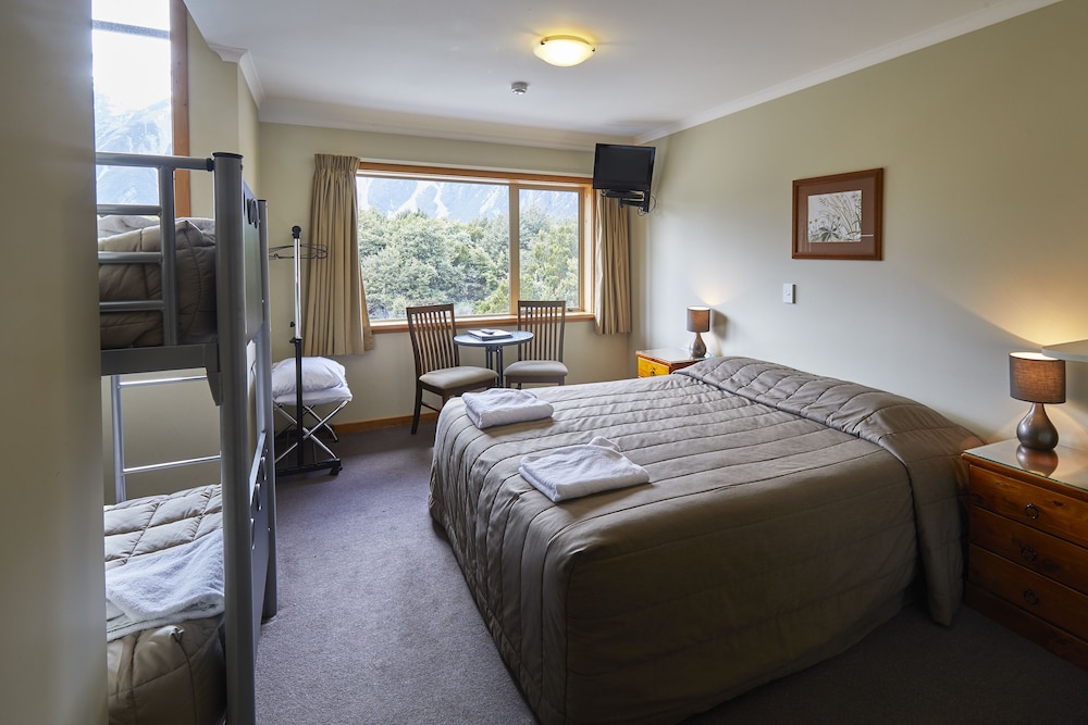 Aoraki Mount Cook Alpine Lodge 12/50