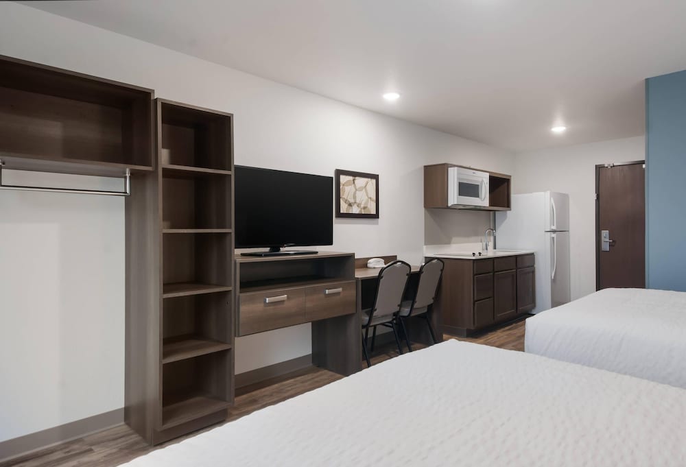 WoodSpring Suites Tampa Airport North Veterans Expressway 22/40