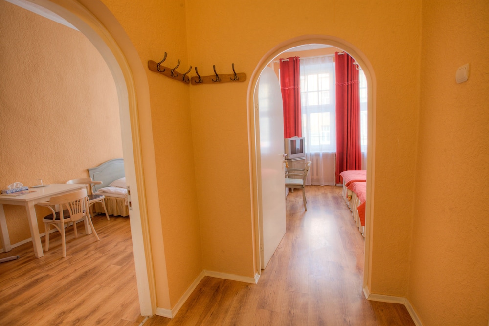 Viktorija Hotel 26/50